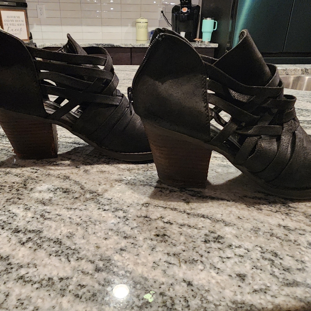 Fergaclicious black booties